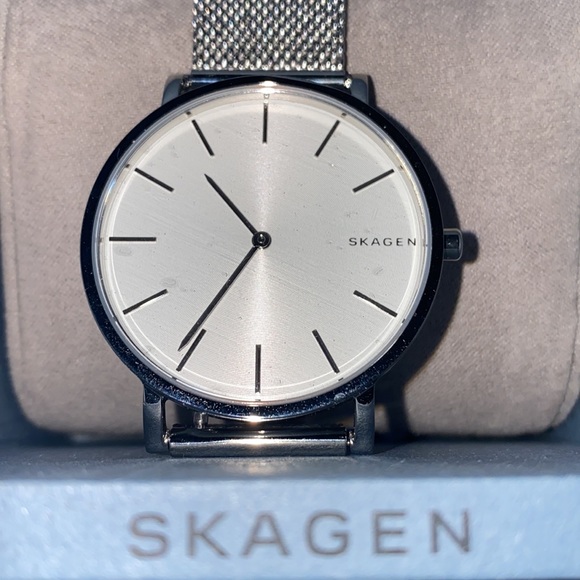 Watch - Picture 3 of 3